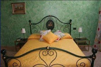 La Cascina Di Alice Frühstückspension *